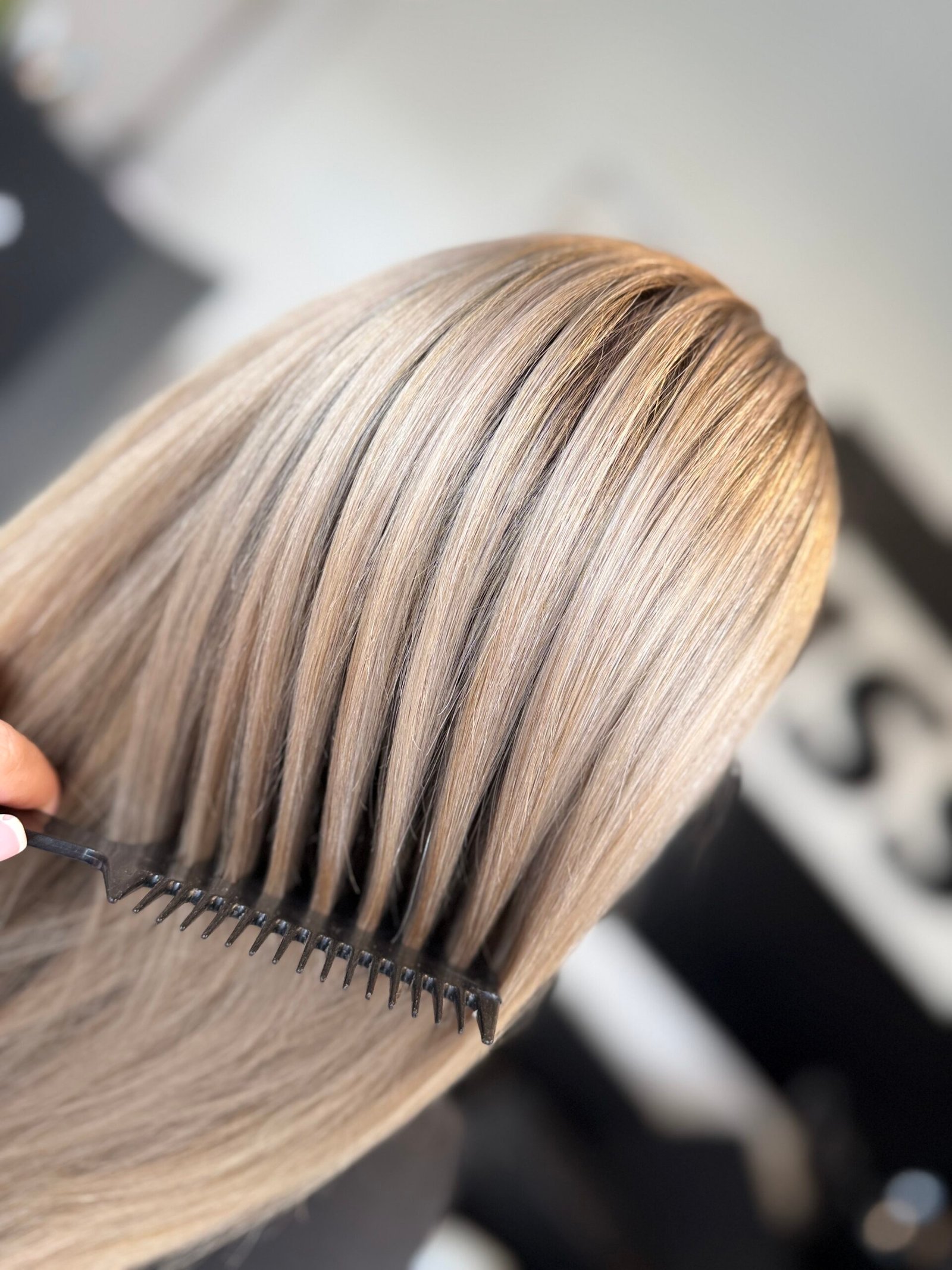 Jasny blond po koloryzacji ISS Studio
